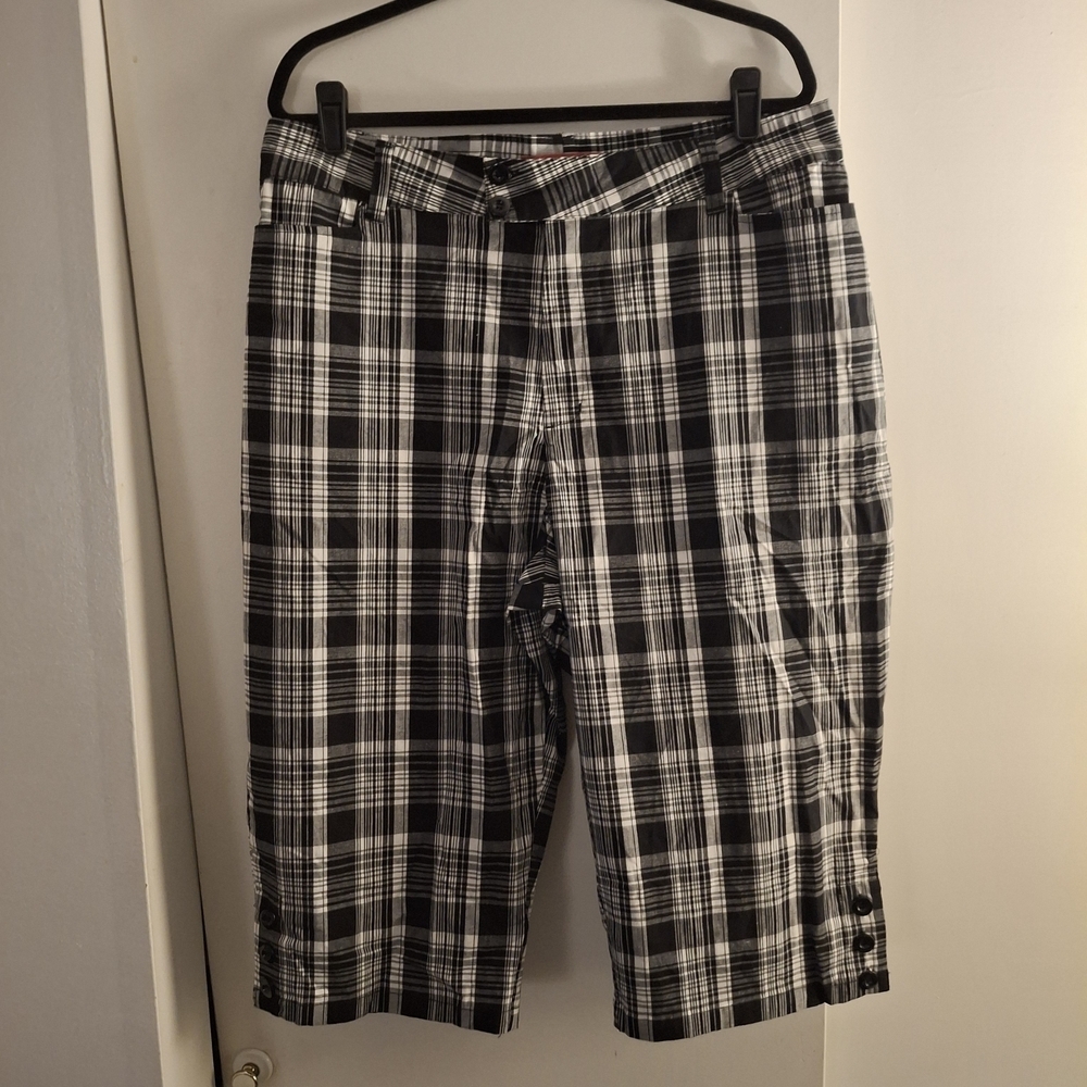 Zoey & Beth Chic Black and White Plaid Women's Cropped Pants